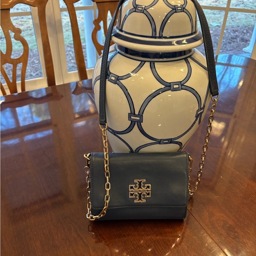 Tory Burch Britton bag Navy Blue EUC